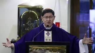 Tagle jako arcybiskup Manili podczas mszy w Środę Popielcową w 2013 r.