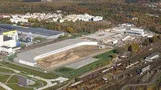 Przy nowej zajezdni pętla tramwajowa wydaje się niezwykle mała 