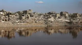 Życie wraca do miasta Gaza