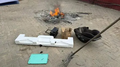 Spalał folię i styropian 