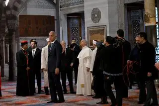 Papież odwiedził Błękitny Meczet w Stambule