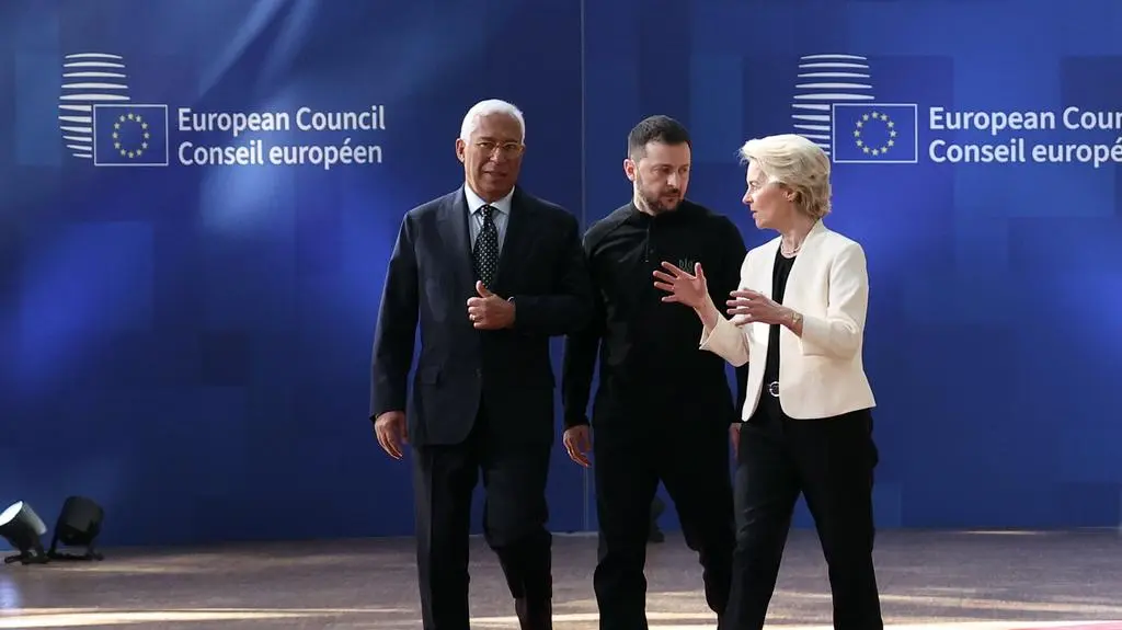 Antonio Costa, Ursula von der Leyen i Wołodymyr Zełenski w Brukseli 