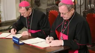 Podpisanie wspólnego oświadczenia w 60. rocznicę orędzia biskupów polskich do niemieckich