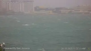 Huragan Melissa uderzył w Jamajkę - kamera na żywo