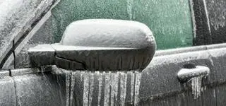 Śnieżyce, gołoledź i mróz. Ostrzeżenia IMGW mają nawet drugi stopień