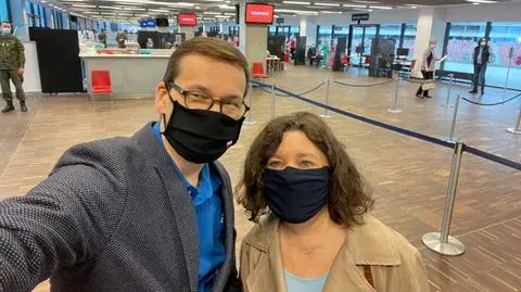Mateusz Morawiecki wraz z żoną zaszczepił się przeciw COVID-19 