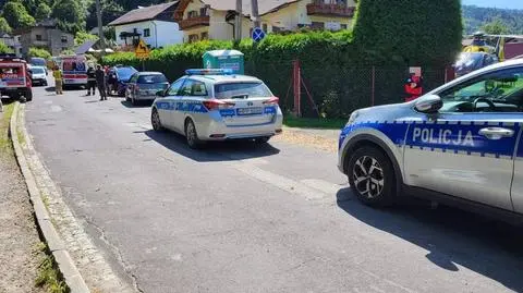 12-letni chłopiec spadł z hulajnogi i uderzył głową o ziemię. Do zdarzenia doszło w Szczyrku