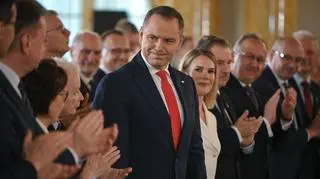 Zaprzysiężenie Nawrockiego. Jest podpis Hołowni