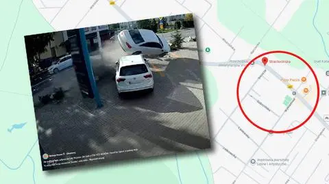 Audi potrąciło pieszą, przeleciało nad innym samochodem i uderzyło w słup