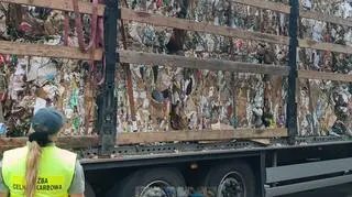 Nielegalne śmieci pochodziły ze Szwecji