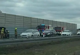 Zderzenie na A2, utrudnienia w kierunku Warszawy