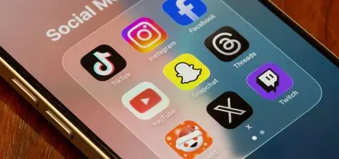 Siedem lekcji z Australii, zanim odetniemy nastolatkom media społecznościowe