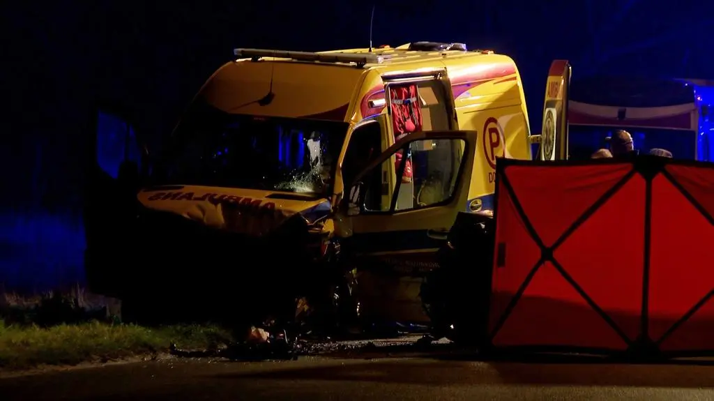 Zderzenie karetki z samochodem w Strzeszowie