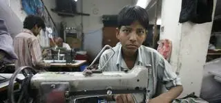 Upał, smród i niewolnicza praca. Nadal chcesz zamówić te ubrania?