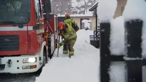 Śnieg, zima, strażacy, interwencje