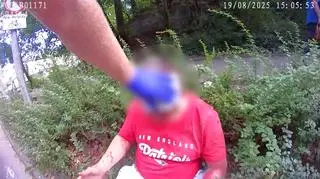 Policjanci pomogli rannemu rowerzyście