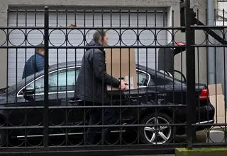 Rosjanie już się pakują, opuszczają konsulat w Gdańsku