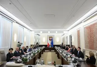 Rząd przyjął projekt ustawy o pomocy Ukraińcom. "Dwa filary"