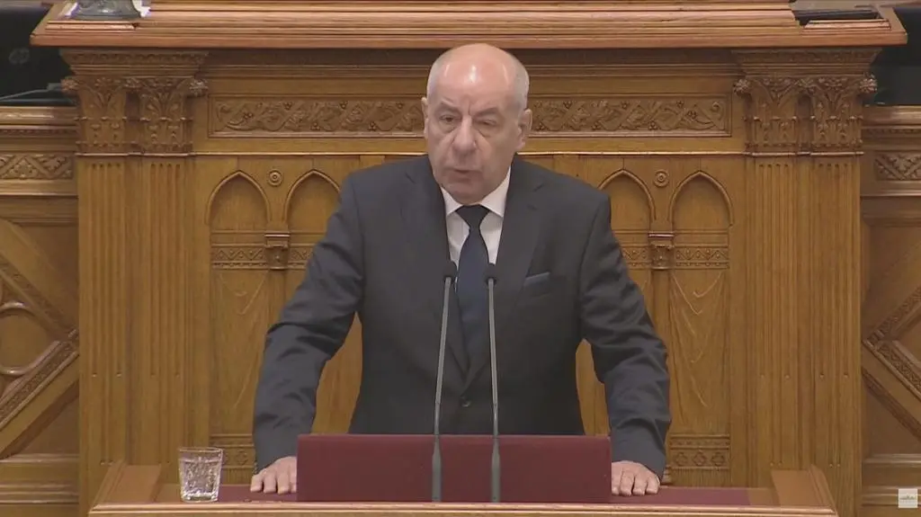 Prezydent Węgier Tamas Sulyok na sesji inaugurującej parlamentu