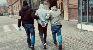 42-letni hydraulik wycinał z piwnic bloków zawory warte setki złotych