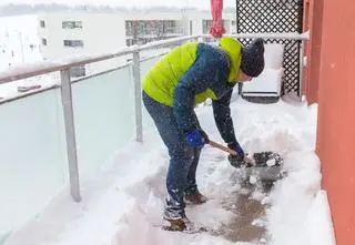 Dosypie nawet pół metra śniegu. W mocy żółte i pomarańczowe alarmy