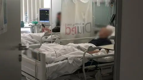 Niezaszczepieni zajmują szpitalne łóżka, kolejne oddziały są zamykane. Jak się tłumaczą? "Byłem głupi"