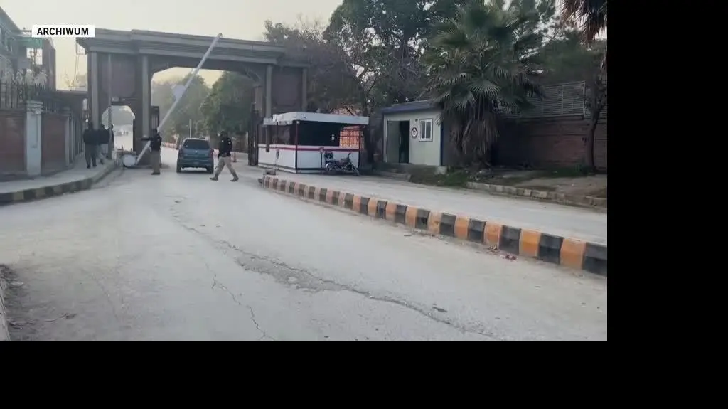 Peshawar tightens security as death