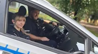 Rodzącej kobiecie pomogli policjanci