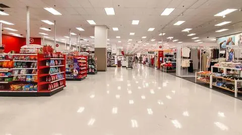 sklep target market usa - shutterstock_2597312701