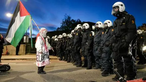 Propalestyńskie protesty i starcia z policją przed meczem. 22 osoby zatrzymane