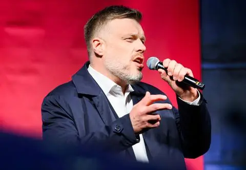 "Dzięki za SMS, Rafał". Zandberg odpowiada Trzaskowskiemu