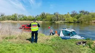 Trwają poszukiwania 22-latka, który w Oławie wszedł do Odry i porwał o nurt