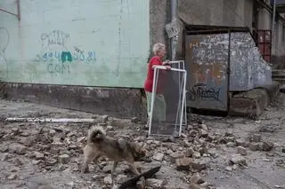 Ulice Chersonia po rosyjskich ostrzałach 