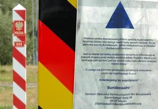 "Dzienkujemy za wspolprace!". Ulotki z błędami przyfrunęły do Polski