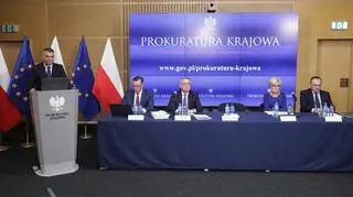 Konferencja Prokuratury Krajowej w sprawie raportu, w którym analizowano śledztwa z czasów rządów PiS. Nie było na niej Marka Wełny