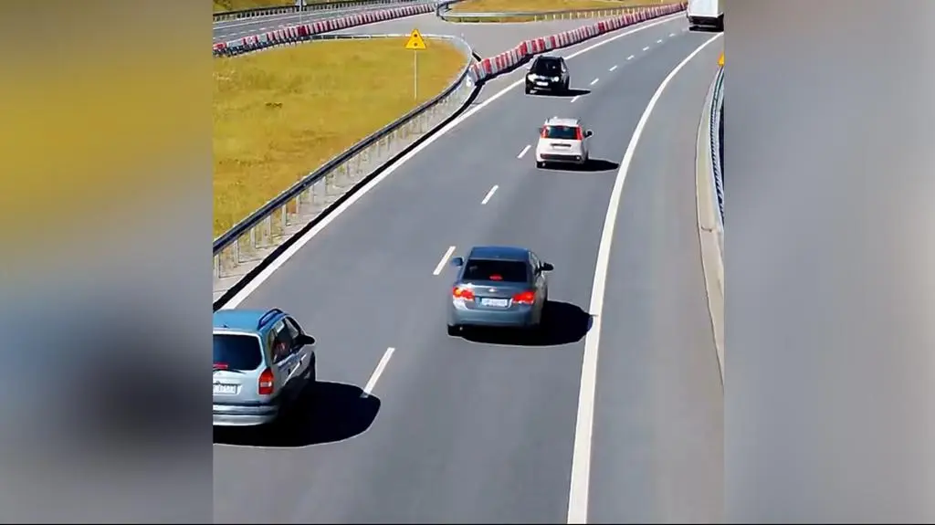 Kierowca kontynuował jazdę pod prąd
