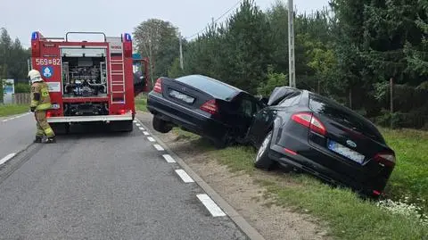Zderzenie dwóch aut w Tarczynie