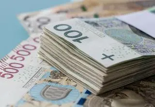Oszukali starszą kobietę, wpadli tuż po odebraniu pieniędzy