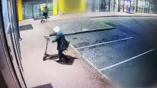 Moment jednej z kradzieży nagrały kamery