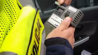 Pościg za 16-latkiem na motorowerze. Jechał bez kasku i z promilem alkoholu