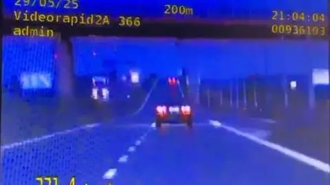 Jędrzejów. Pędził 221 km/h na oczach policjantów