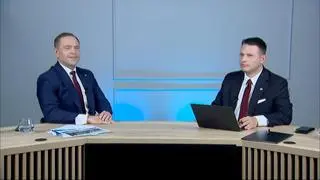 Karol Nawrocki w trakcie rozmowy ze Sławomirem Mentzenem