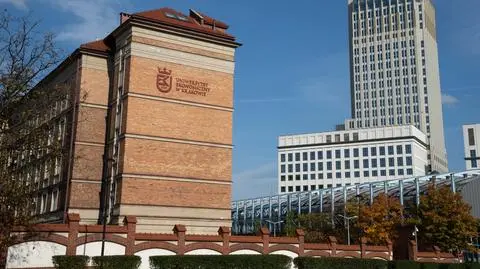 uniwersytet ekonimiczny w krakowie shutterstock_2213664415