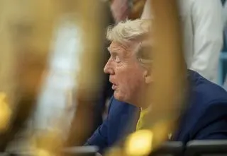 Trump "sprząta bałagan, który sam zrobił w pierwszej kadencji"