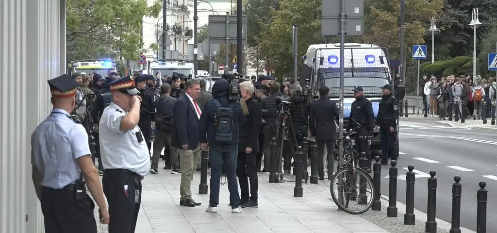 Ziobro doprowadzony przez policję 