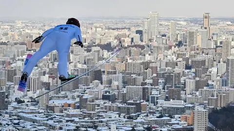 O której godzinie początek niedzielnego konkursu? 