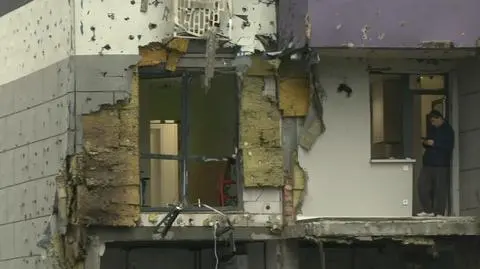 Zniszczony narożnik budynku w Kijowie, w który uderzył rosyjski dron