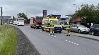 Piesza zginęła po uderzeniu pasem plandeki ciężarówki