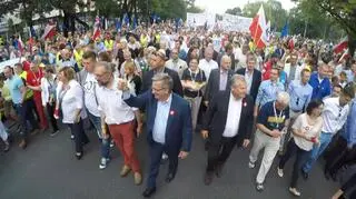 Ruszył marsz KOD. Na czele byli prezydenci
