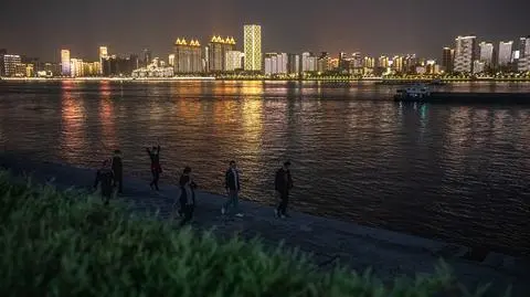 Przez 76 dni było odcięte od świata. Wuhan powoli wraca do życia